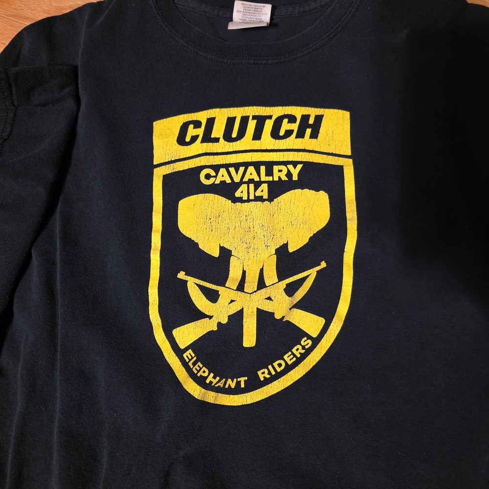 Gildan Black and Yellow Graphic T-Shirt